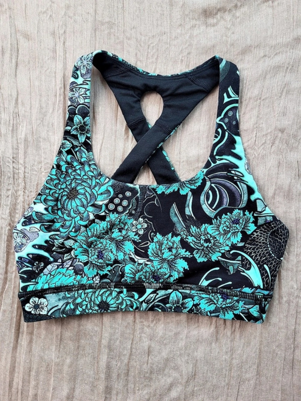 lululemon Free to Be Wild Bra Floral Racerback Top in Blue & Black Size 2 XS